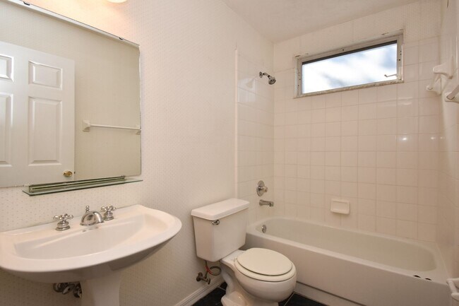 Foto del edificio - 3929 NW 62nd Ave