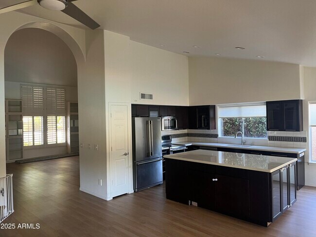 Foto del edificio - 3721 S Hawthorn Dr