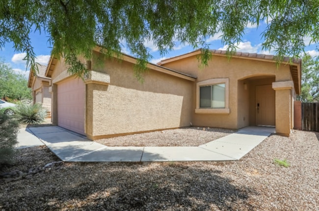 Building Photo - Tucson, AZ - Single-Family - $1,695.00 Ava...