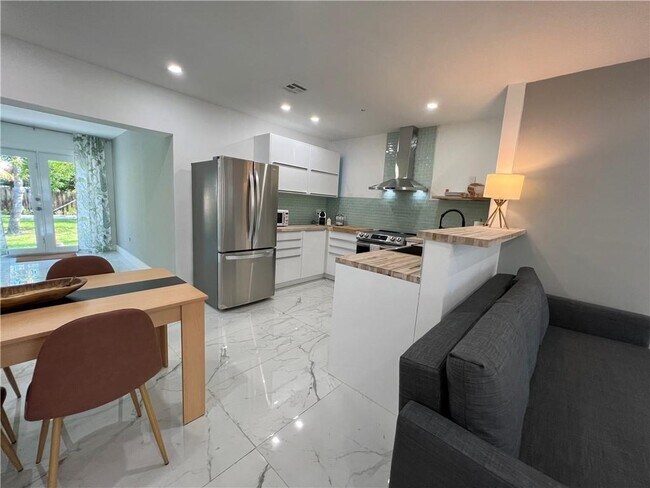 Foto del edificio - 3024 SW 6th St
