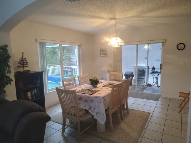 Building Photo - 449 Hollinghead Loop