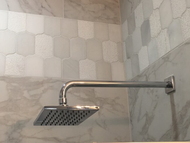 Building Photo - 1723 E Erie St