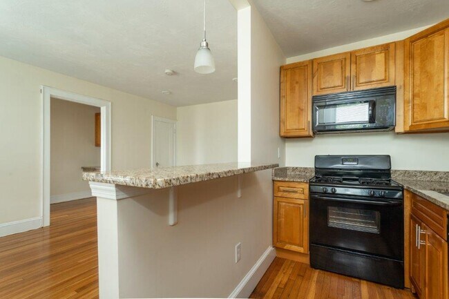 Foto del edificio - 140 Highland Ave