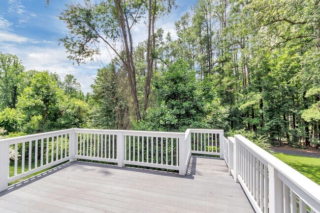 Foto del edificio - 2 Bedroom House with Attached Garage in Earlysville