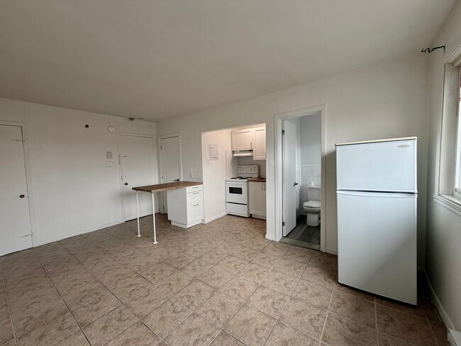 Building Photo - 2405 Belanger