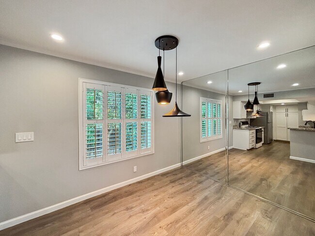 Foto del edificio - Modern 2BD/2BA Condo in El Cerrito W/ A/C,...
