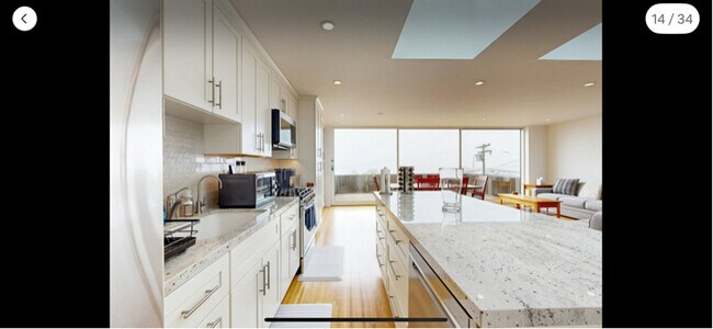 Building Photo - 518 Myra Way