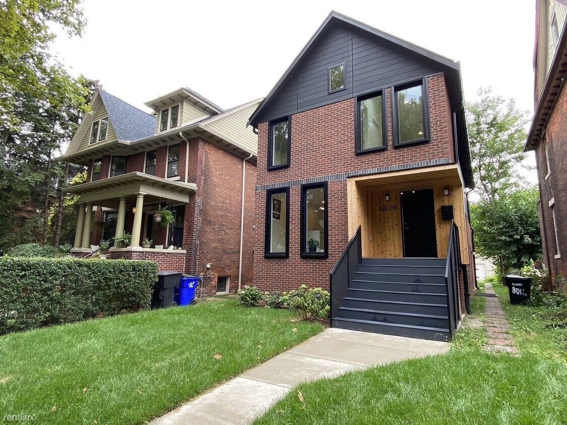 Foto principal - 3 br, 2.5 bath House - 4829 Commonwealth St