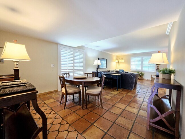 Building Photo - 123 Bob O Link Way ~ Charming Naples Condo...