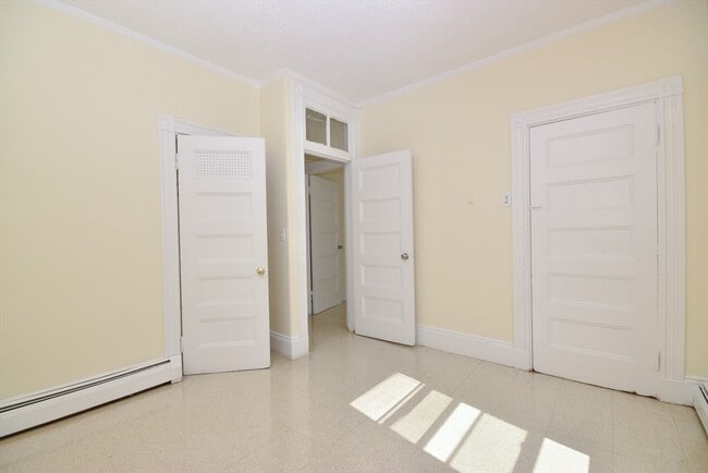 Building Photo - 54 Forbes St