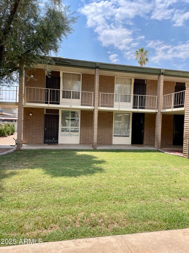 Foto del edificio - 3737 E Turney Ave