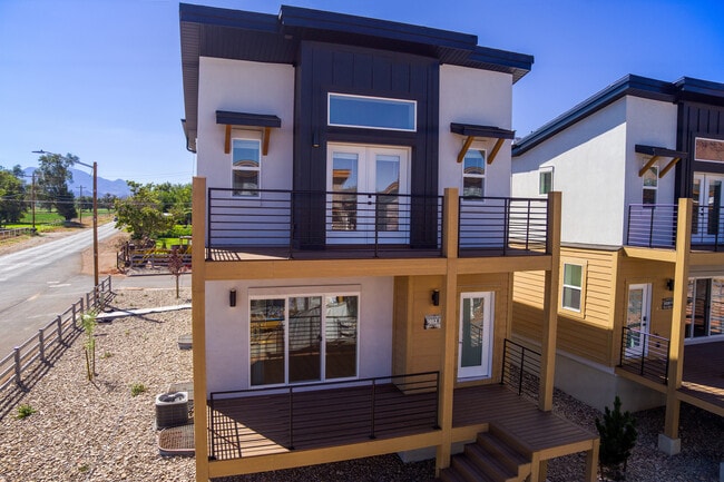 Building Photo - Desert Sol Villas