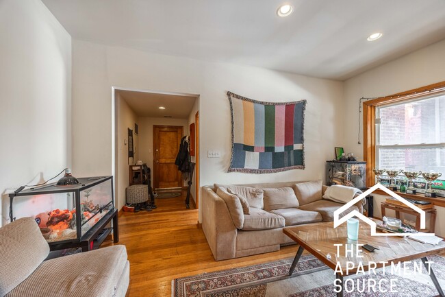 Building Photo - 2724 N Kimball Ave