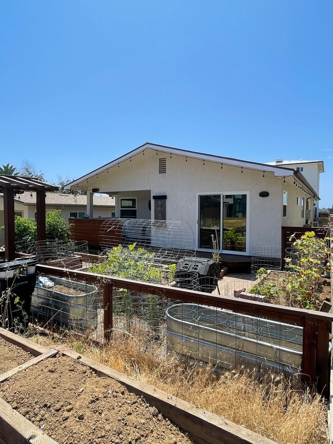 Building Photo - 3678 Paul Jones Ave