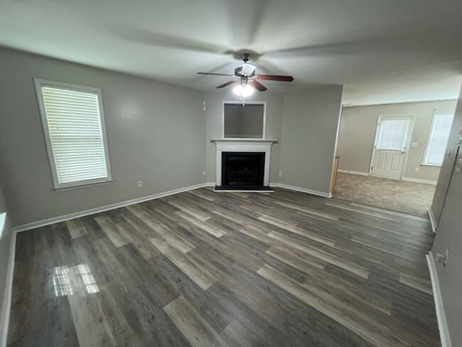 Building Photo - Cute home for rent