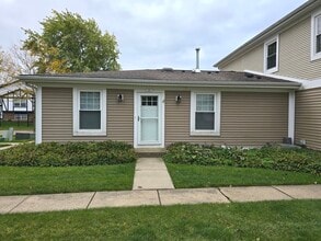 Building Photo - 310 Russet Way