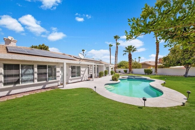 Foto del edificio - 47970 Vía Jardin