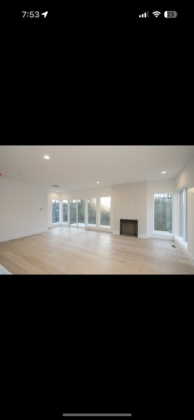 Building Photo - 113 McCall St