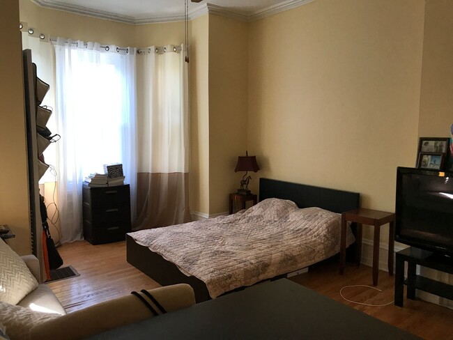 Foto del edificio - 3717 Baring St