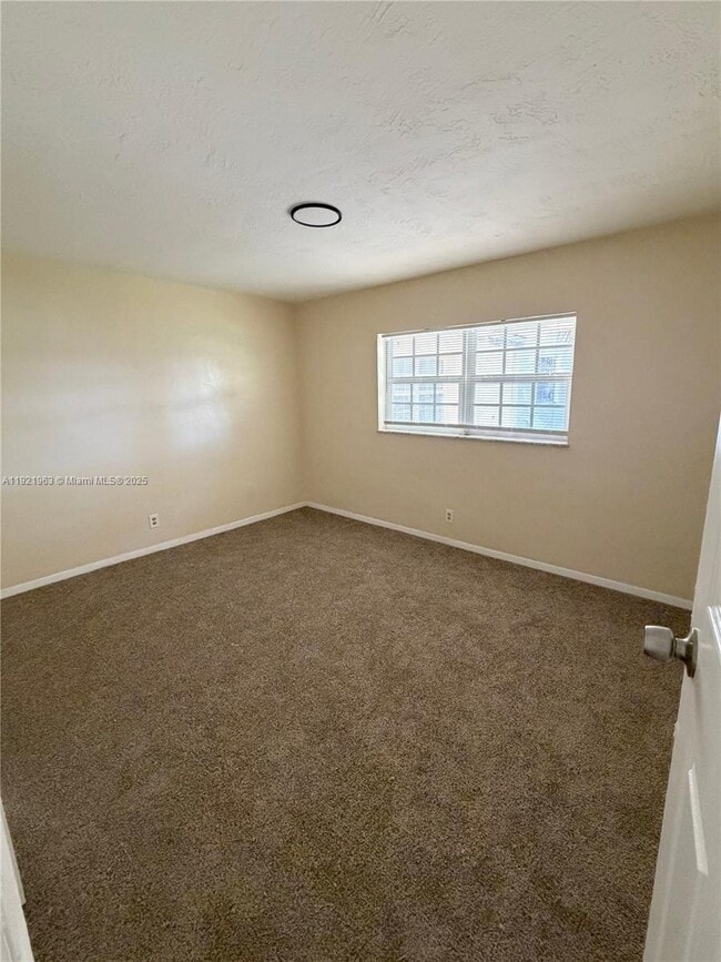 Foto del edificio - 1320 SW 11th Ave