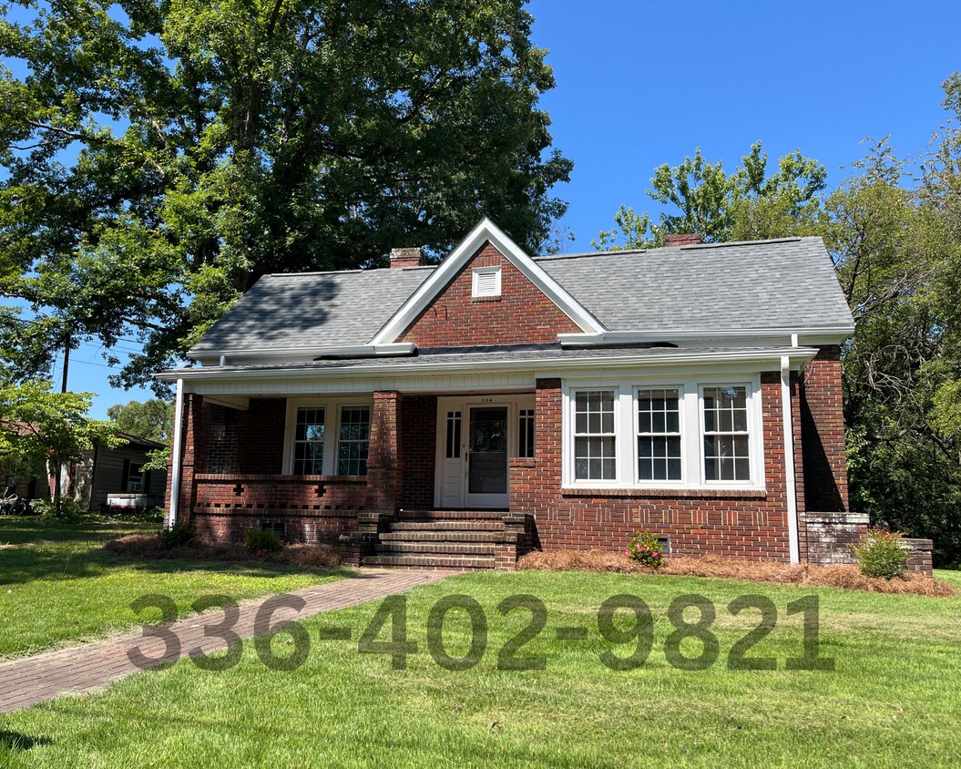 Primary Photo - 204 N 7th Ave
