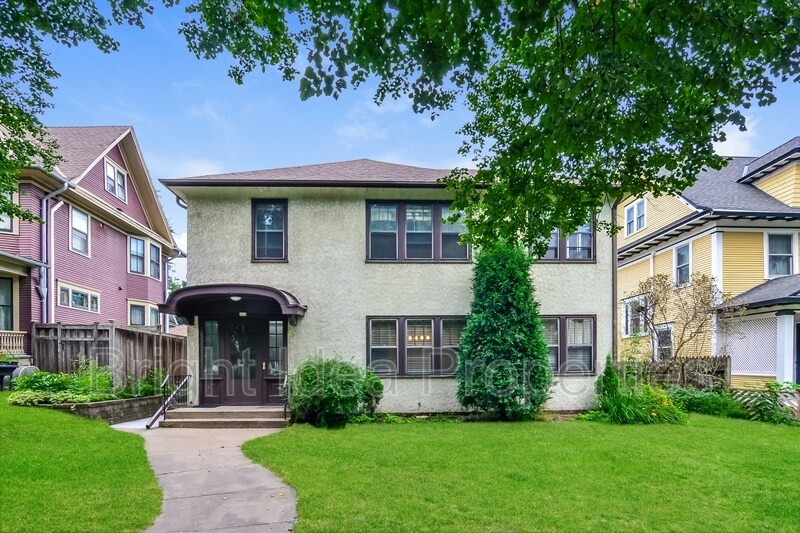 Foto principal - 969 St Clair Ave