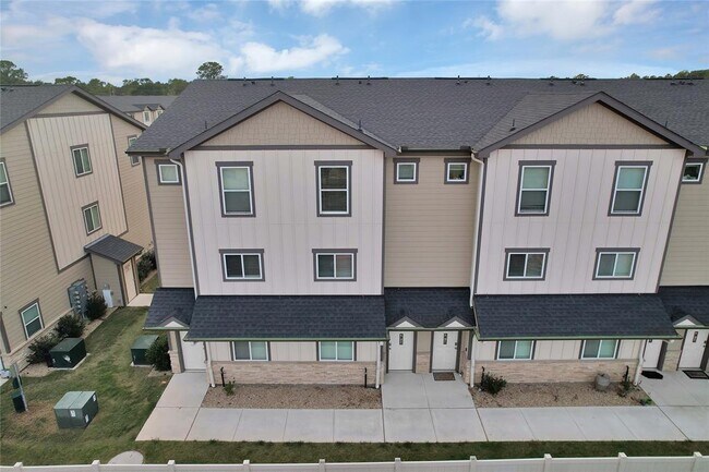 Building Photo - 12603 Telge Rd