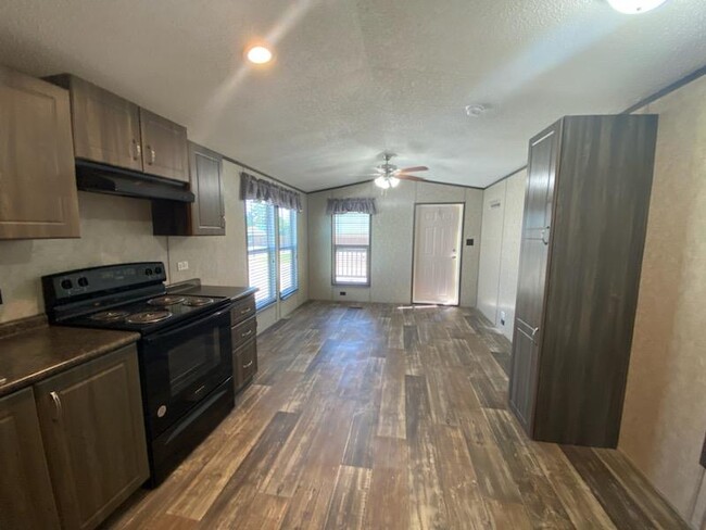 Building Photo - 476 Terri Ln