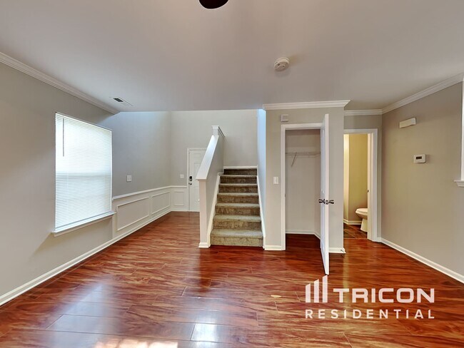 Foto del edificio - 6716 Commack Dr