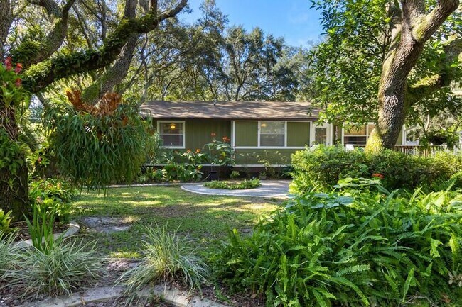 Foto del edificio - 13838 Friendship Ln