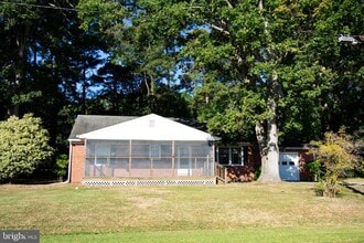 Building Photo - 7612 Sherwood Rd