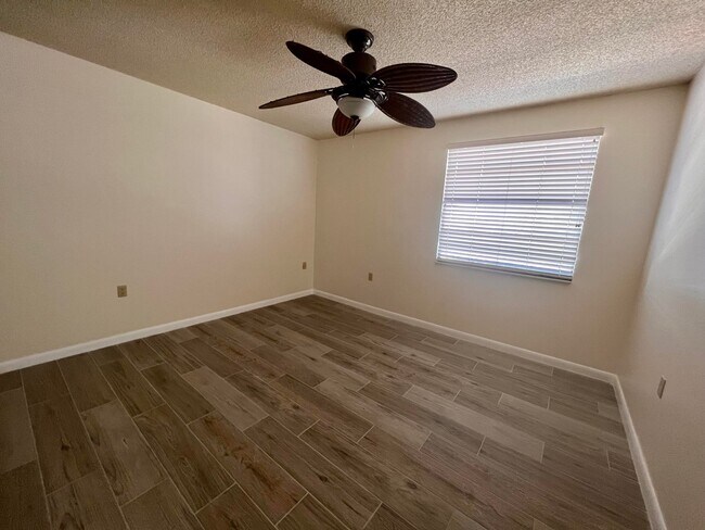 Foto del edificio - 3515 Village Blvd