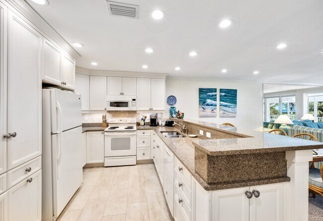 Building Photo - 5800 Gulf Shores Dr