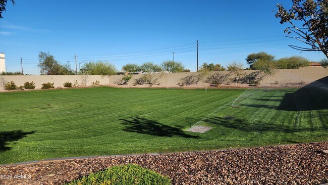 Foto del edificio - 2934 E Augusta Ave