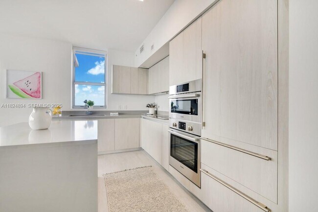 Foto del edificio - 4010 S Ocean Dr
