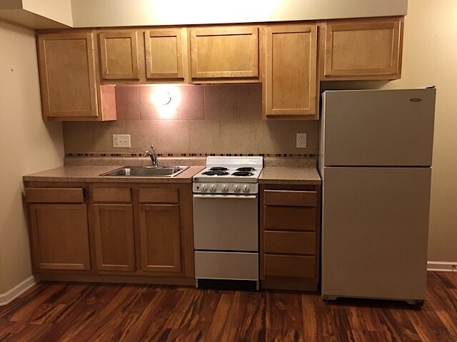 Foto principal - 429 E Broadway St