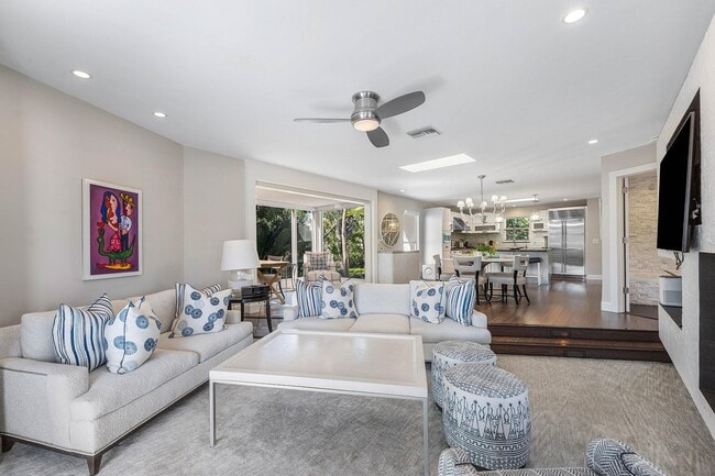 Foto del edificio - 811 Palm Trail