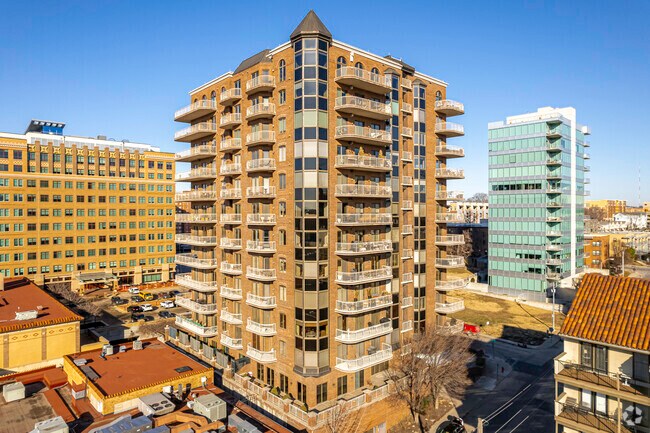 Foto del edificio - Townsend Place Condominiums