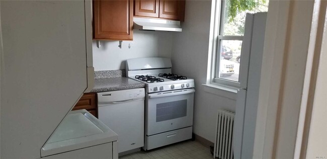 Building Photo - 254-3-254-73 73rd Rd