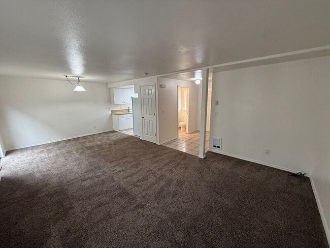 Foto del edificio - 4342 Ward Pl NE