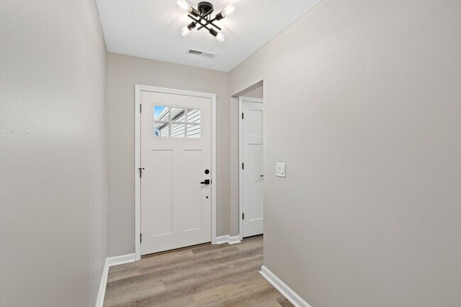 Building Photo - 5610 Oak Fall Rd