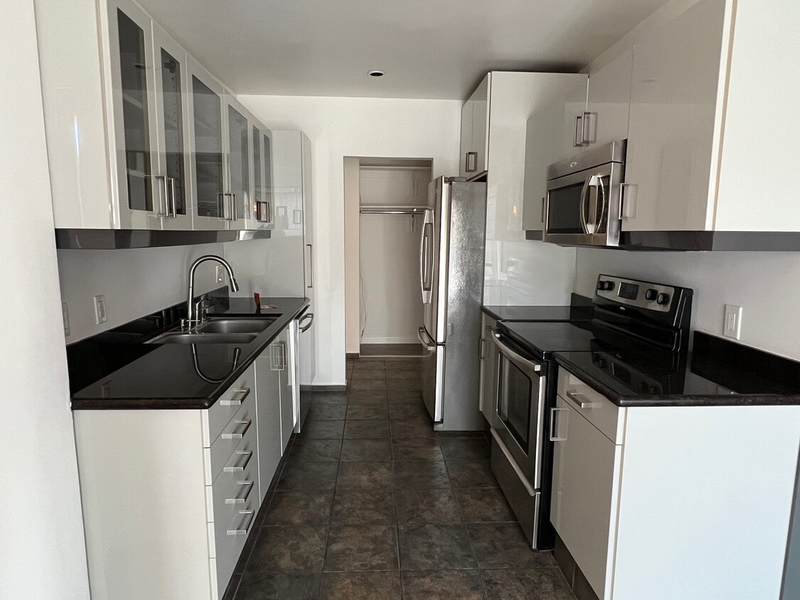 Kitchen to Hallway - 7300 Franklin Ave