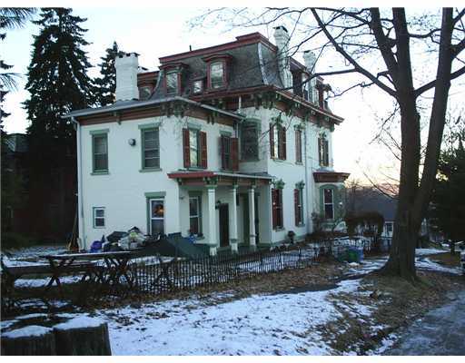 Foto del edificio - 118 Hudson Ave