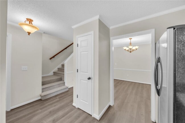 Building Photo - 103 Sunningdale Ct