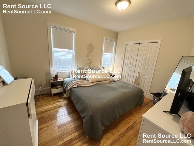 Foto del edificio - 15 Sargent Ave