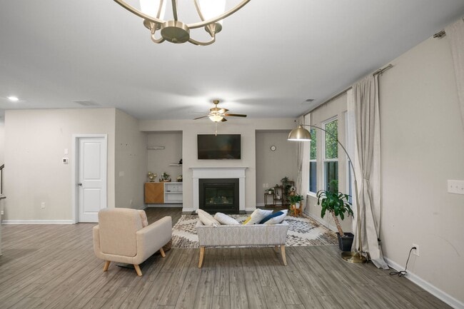 Building Photo - Beautifully Crafted Townhome In An Artisan Community