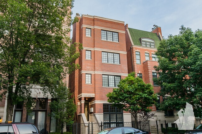 Building Photo - 3841 N Southport Ave