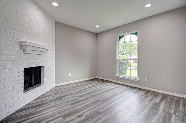 Building Photo - 7918 Battleoak Dr
