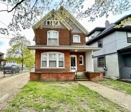 Building Photo - 815 W Walnut St