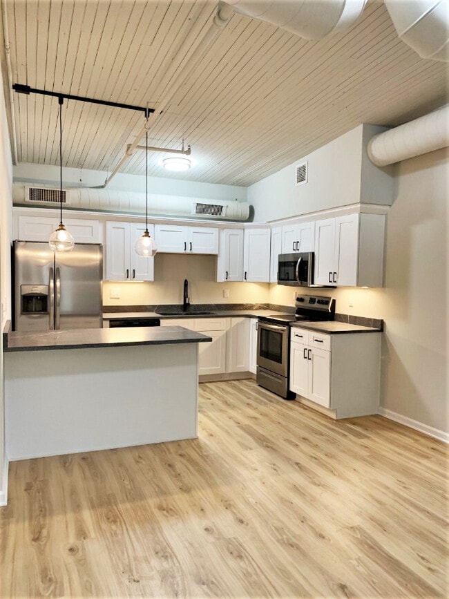 Building Photo - The Lofts at Southworth